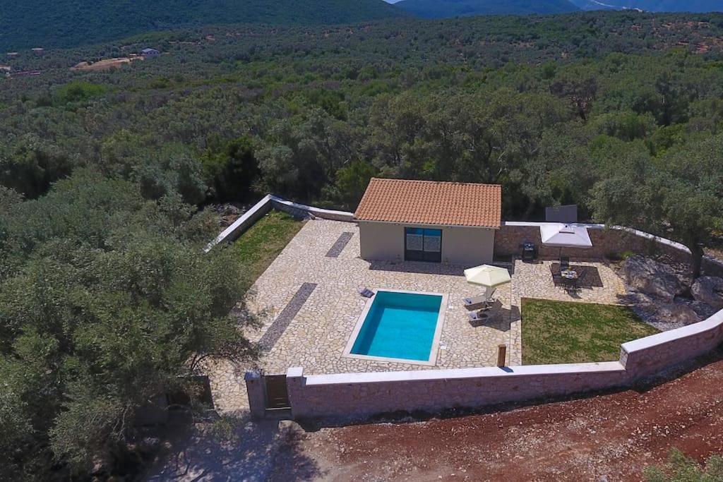 Lefkolia Retreat Villa Сивота Екстериор снимка